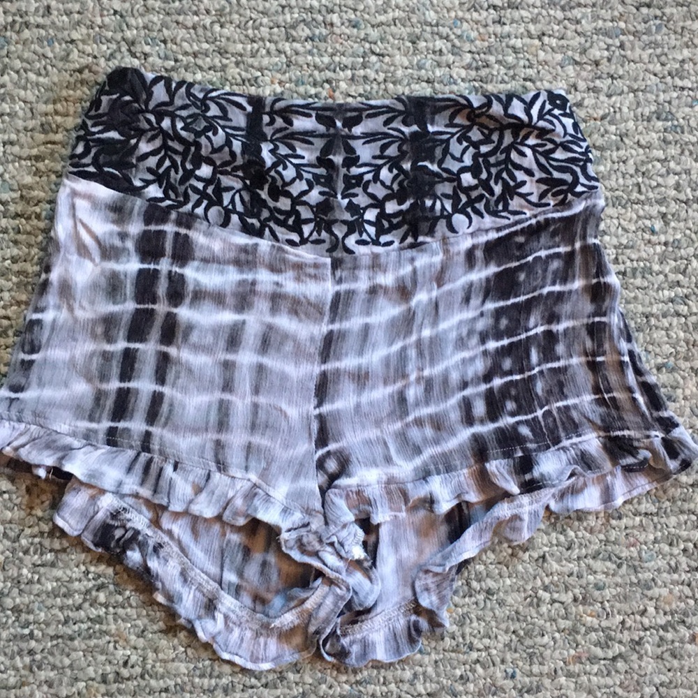 High waisted flowy tyedye shorts